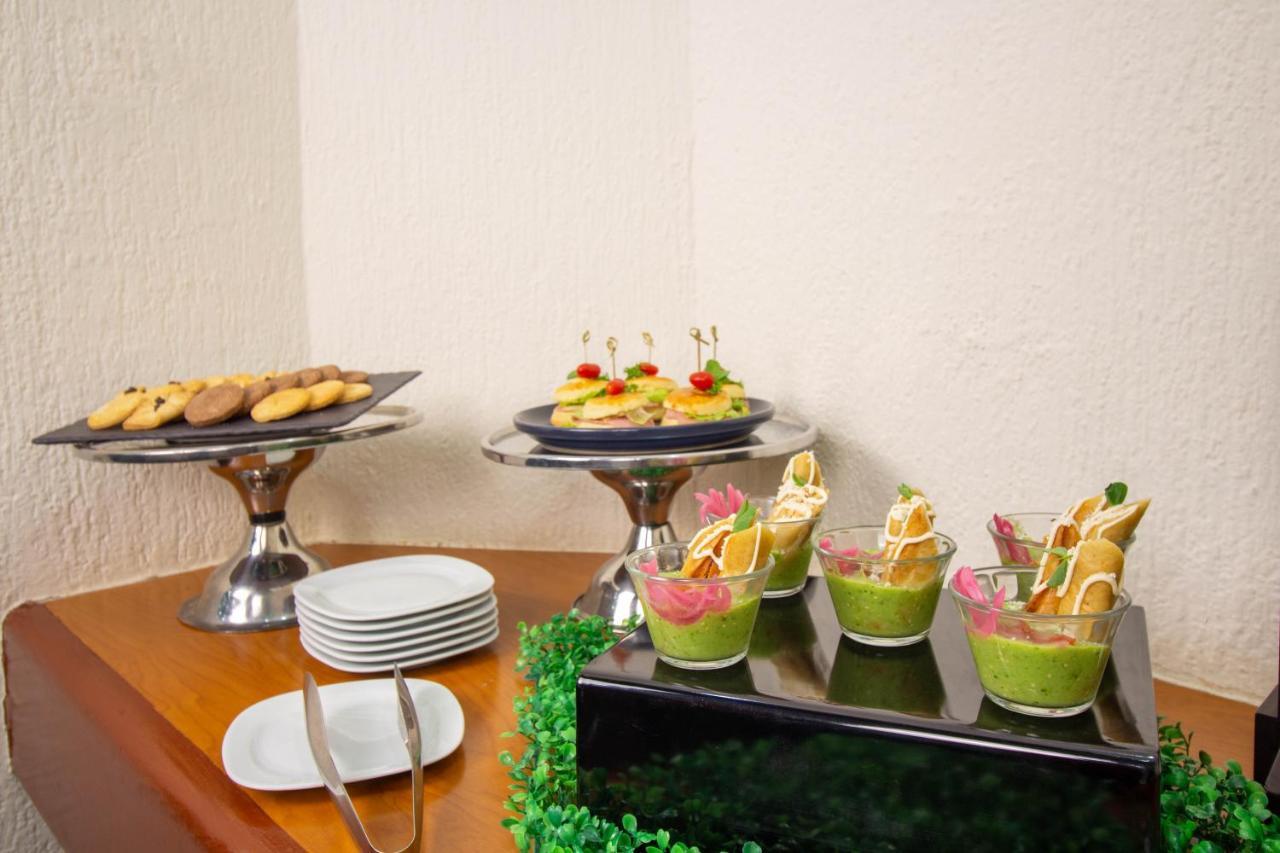 Hotel Guadalajara Plaza Expo Экстерьер фото
