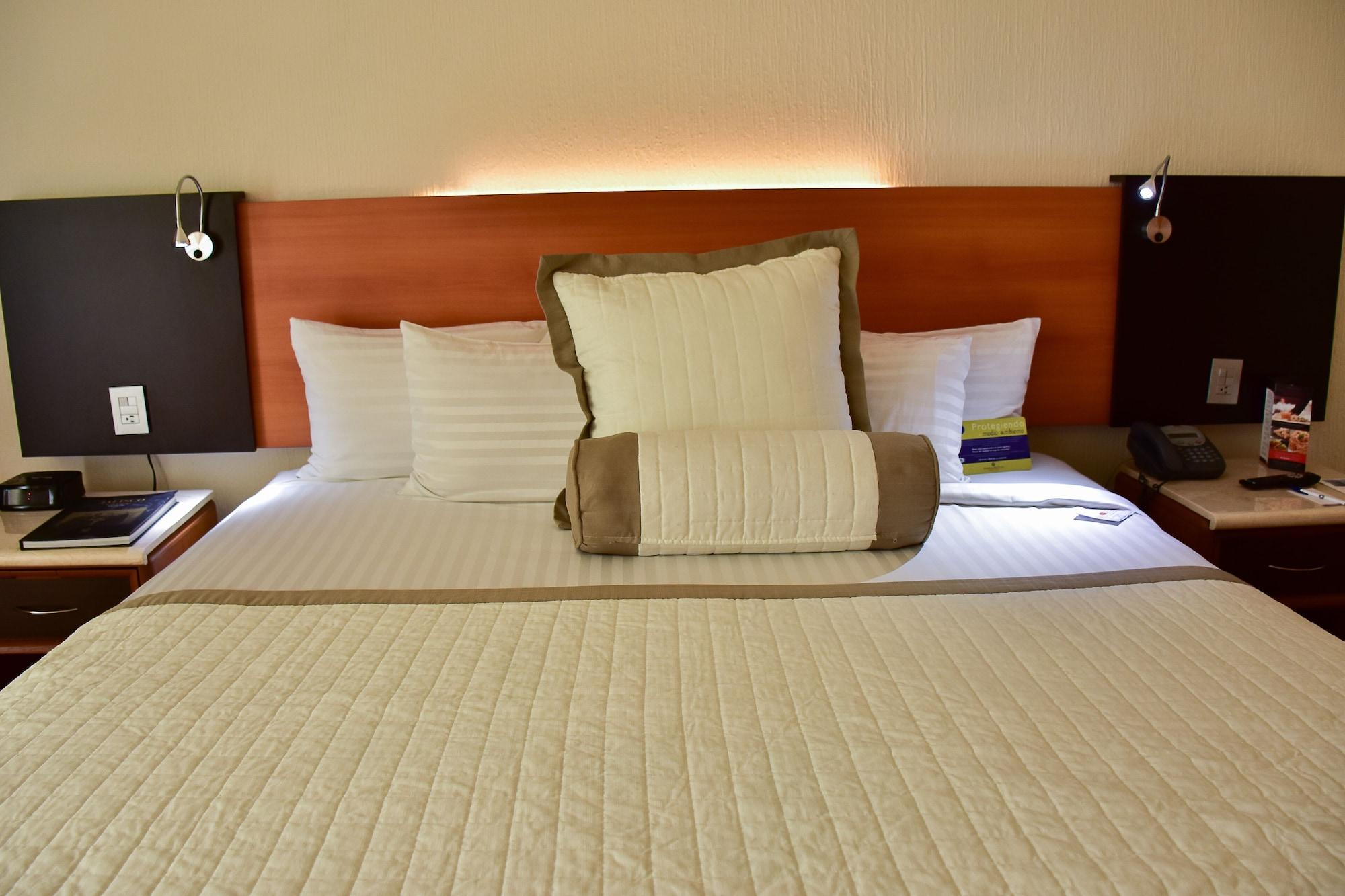 Hotel Guadalajara Plaza Expo Экстерьер фото